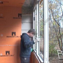 Монтаж пластиковой оконной рамы на парапет балкона