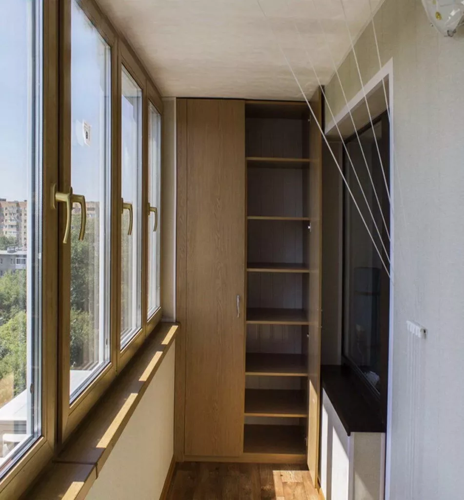 Встроенные шкафы для балконов и лоджий